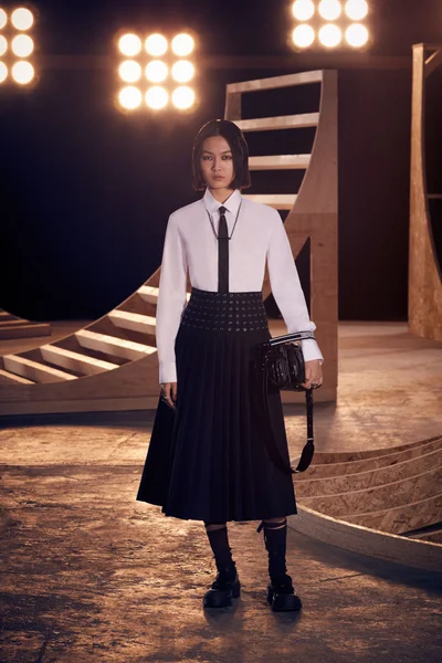 Look 23